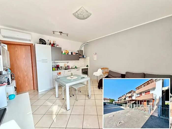 Appartamento trilocale in vendita in Via Zuccherificio R, Ravenna