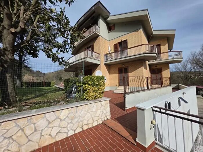 Appartamento con 5 locali in affitto in Via degli Arci, Tivoli