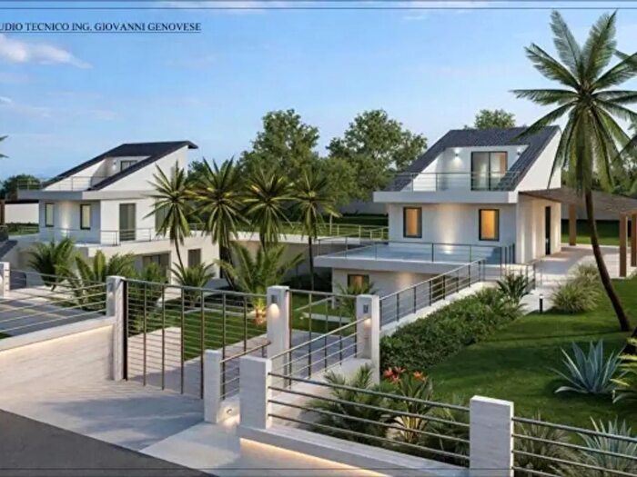 Casa con 6 locali in vendita in Via Messina, Patti