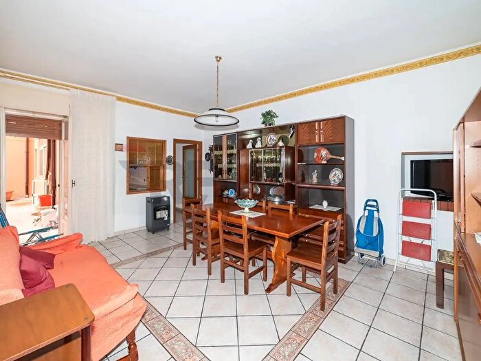 Appartamento con 5 locali in vendita in Via Rametta, Catania