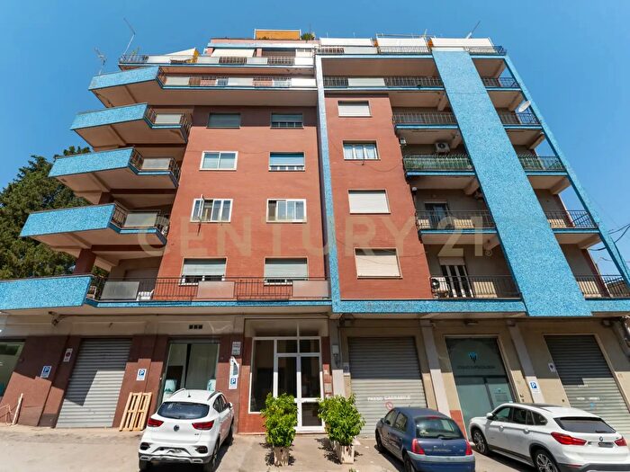 Appartamento con 6 locali in vendita in Via Santa Maria di Gesù, Caltagirone