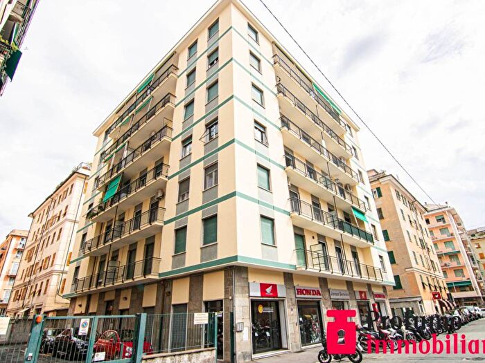 Appartamento con 5 locali in affitto in Via Maddaloni, Foce, Genova