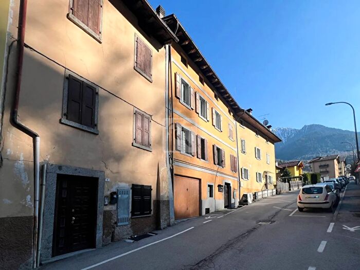 Appartamento bilocale in vendita in Via Condino, Tione Di Trento