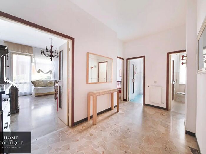 Appartamento trilocale in vendita in Via Michelangelo, Alassio