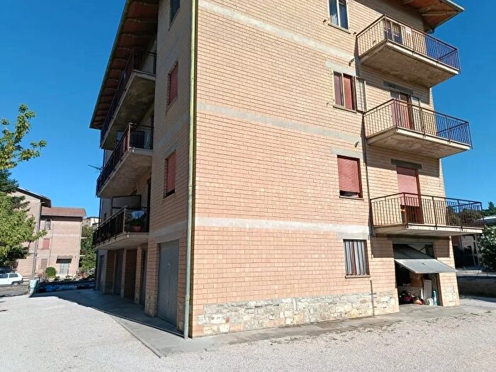 Appartamento trilocale in vendita in Tuoro Sul Trasimeno
