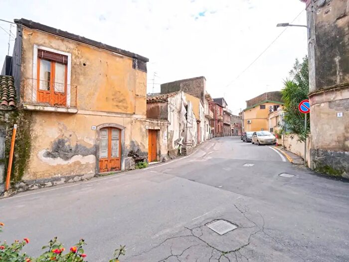 Casa quadrilocale in vendita in Via del Santuario, Valverde