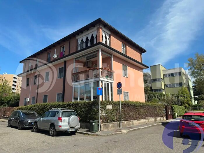 Appartamento bilocale in vendita in Via Val di Noce, Milano