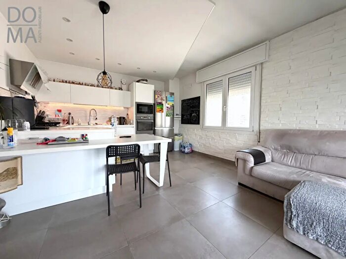 Casa con 7 locali in vendita in Porto Viro