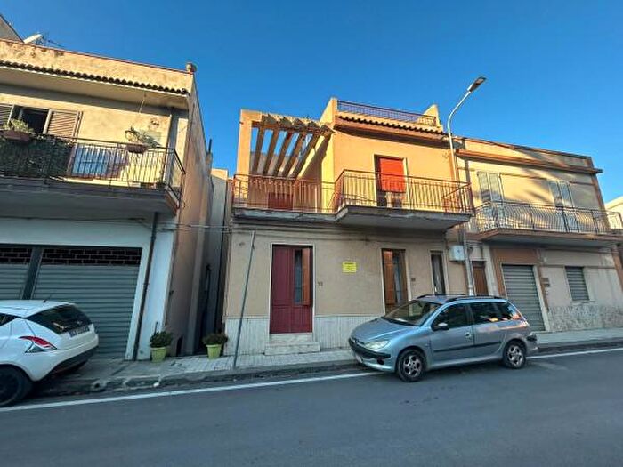 Appartamento con 6 locali in vendita in Via Benedettina Inferiore, Terme Vigliatore