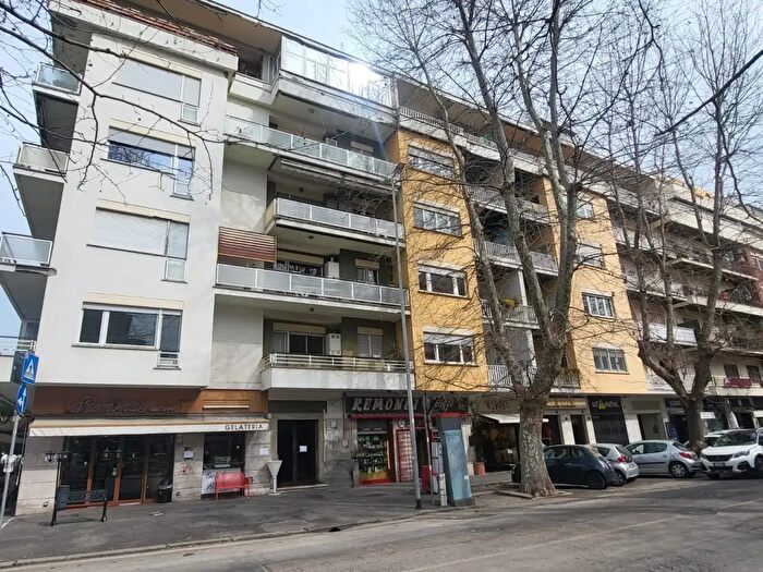 Appartamento trilocale in affitto in Corso Duca di Genova b, Roma