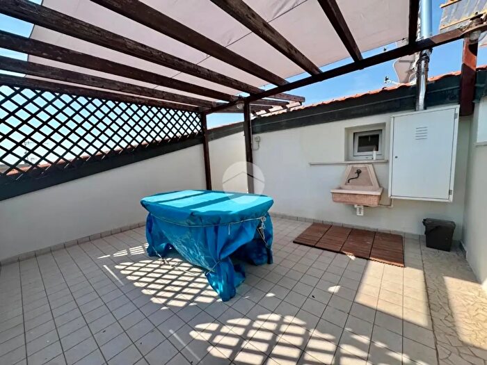 Appartamento trilocale in vendita in Viale Regina Elena, Rimini