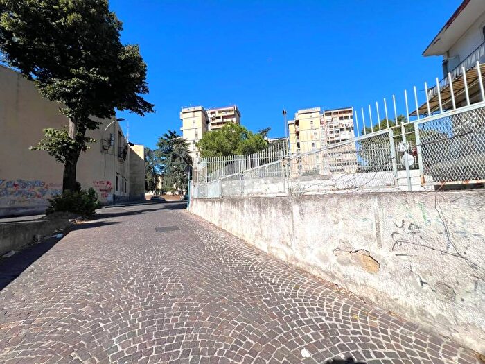 Appartamento trilocale in vendita in Via Vicinale Dietro la Vigna, Piscinola, Napoli