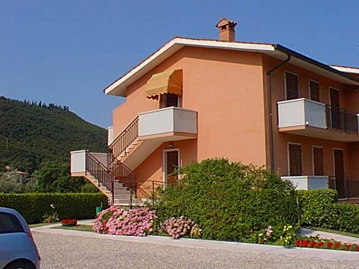 Appartamento trilocale in affitto in Garda