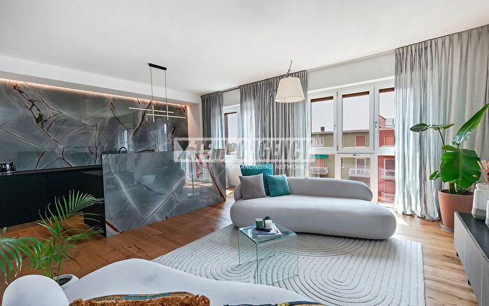 Appartamento trilocale in vendita in Via Vittorio Veneto, Bresso