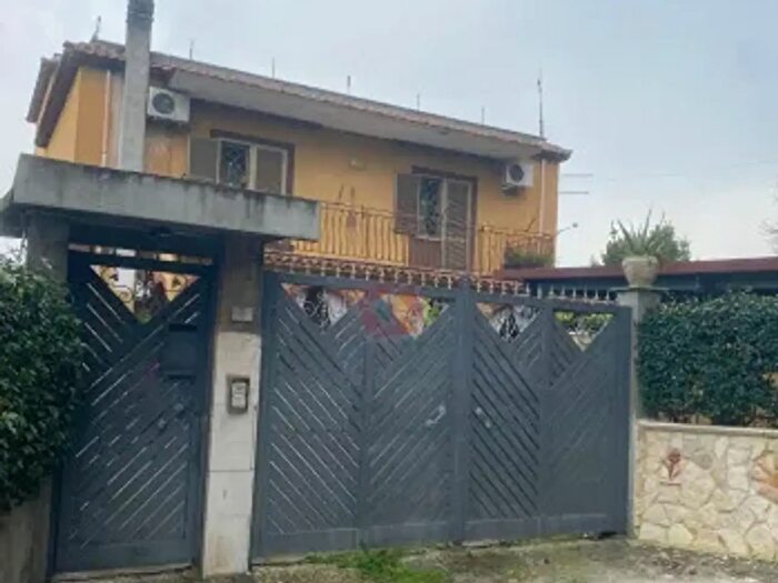 Appartamento trilocale in vendita in Via San Giovanni Apostolo, Frascati