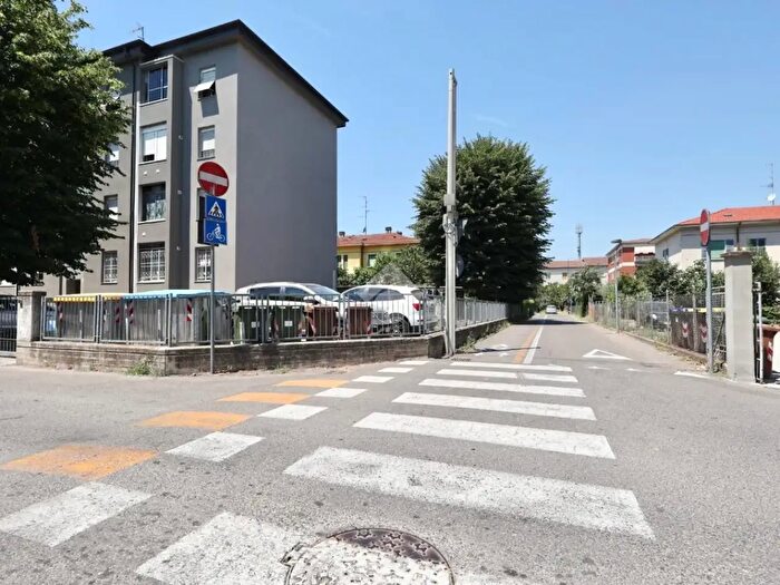 Appartamento trilocale in vendita in Via Cassala, Reggio Emilia