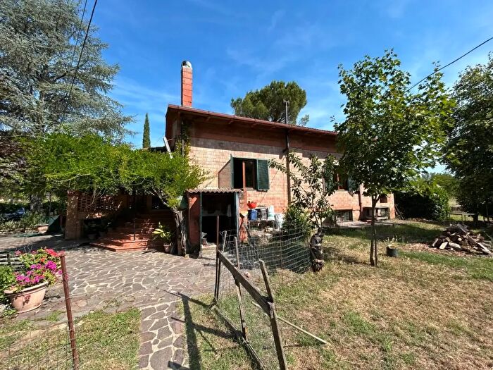 Casa quadrilocale in vendita in Ella Scheggiolla, Castelnuovo Berardenga