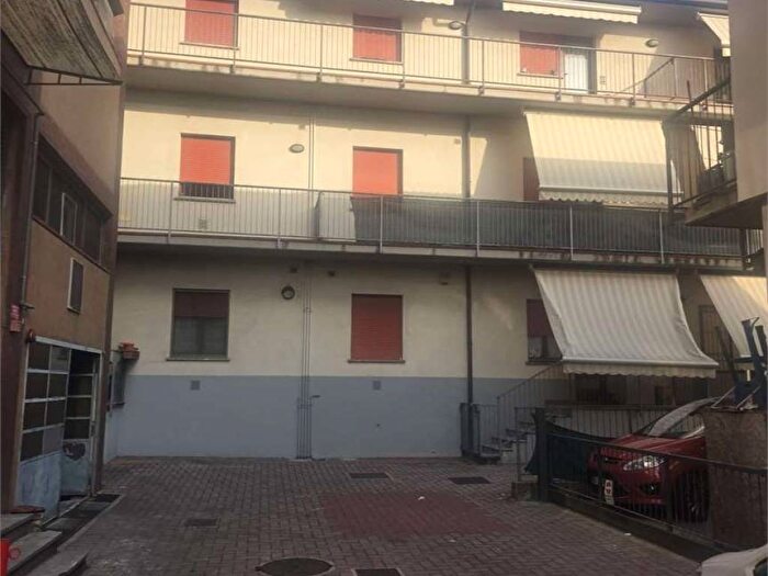 Appartamento trilocale in affitto in Montesolaro, Carimate