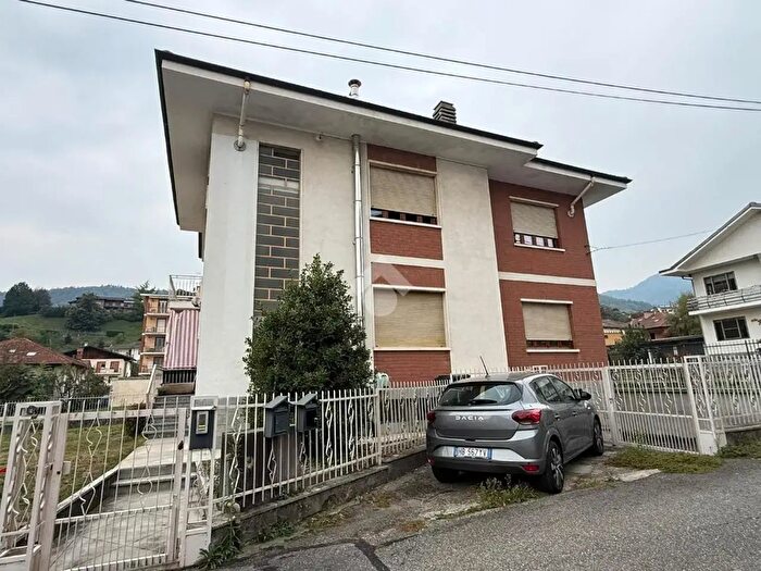 Appartamento quadrilocale in affitto in Via della Libertà, Lanzo Torinese