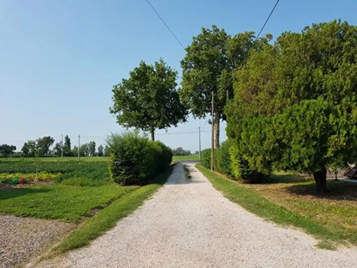 Casa con 6 locali in vendita in Strada Vo, Pegognaga