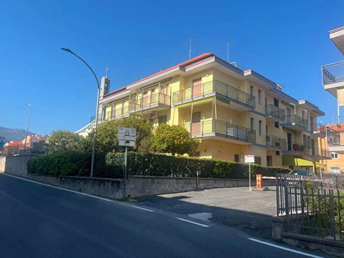 Appartamento bilocale in affitto in Via Ruggero Leoncavallo, Centro, Loano