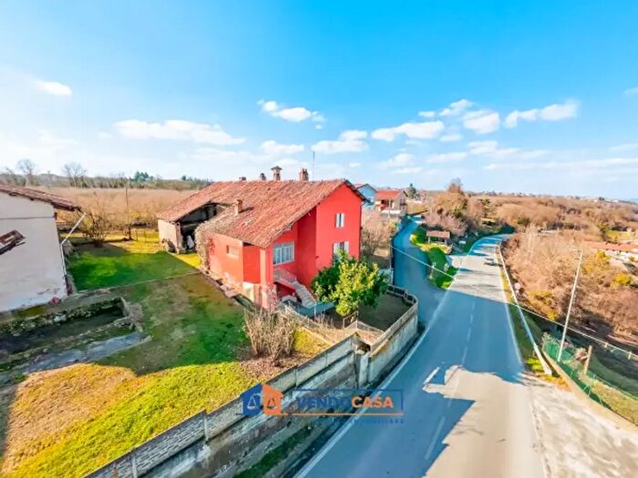 Casa quadrilocale in vendita in Frazione Mellea, Farigliano