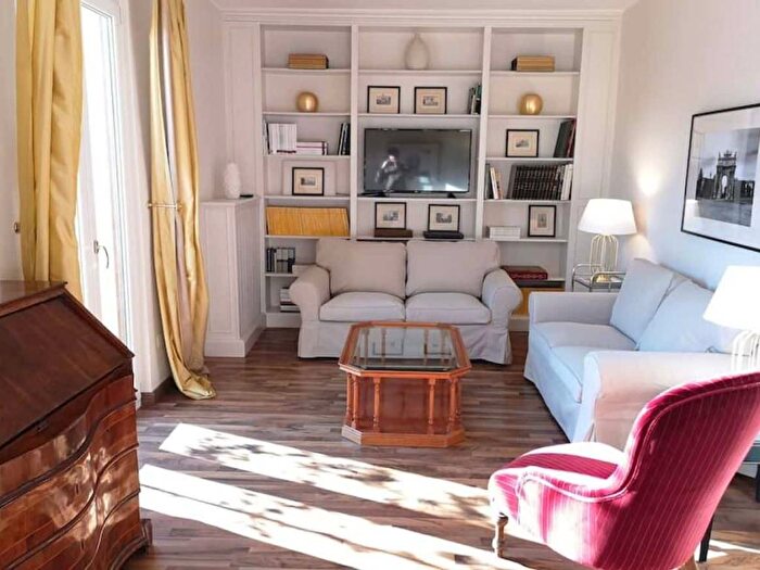 Appartamento trilocale in affitto in Via SantAndrea, Quadrilatero della Moda, Milano