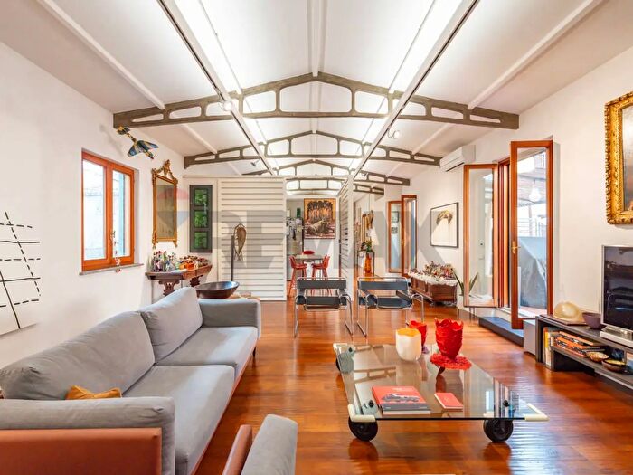 Appartamento con 5 locali in vendita in Via del Lavatore, Roma