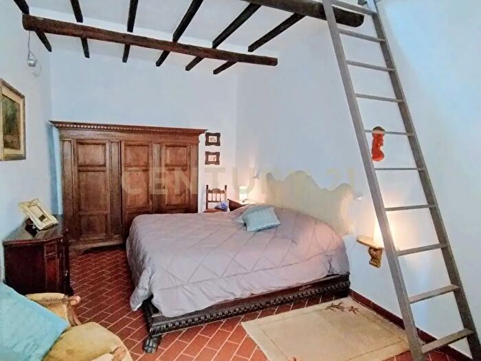 Appartamento quadrilocale in vendita in Via Roma, Semproniano