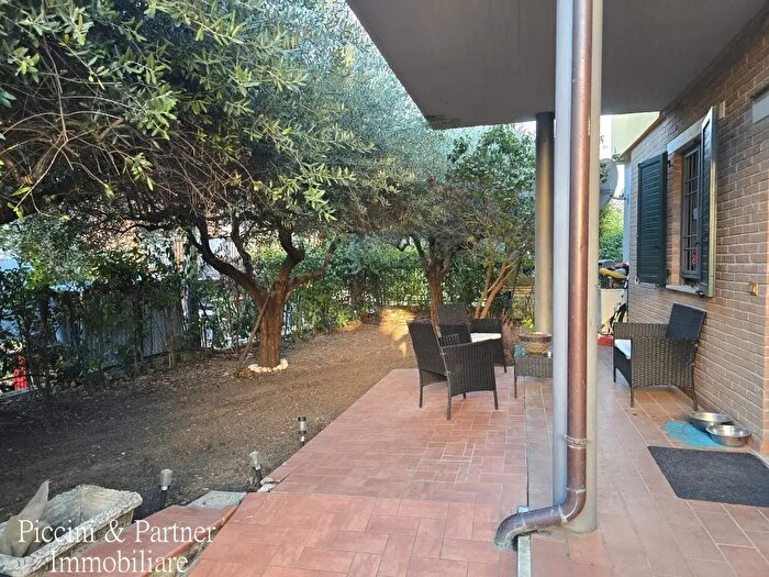 Casa con 6 locali in vendita in Via Pietro Pancrazi, Perugia