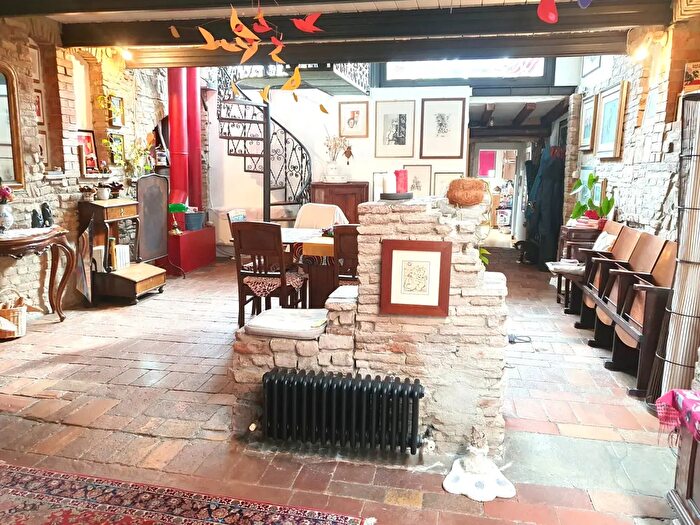 Case in Vendita e in Affitto - 3