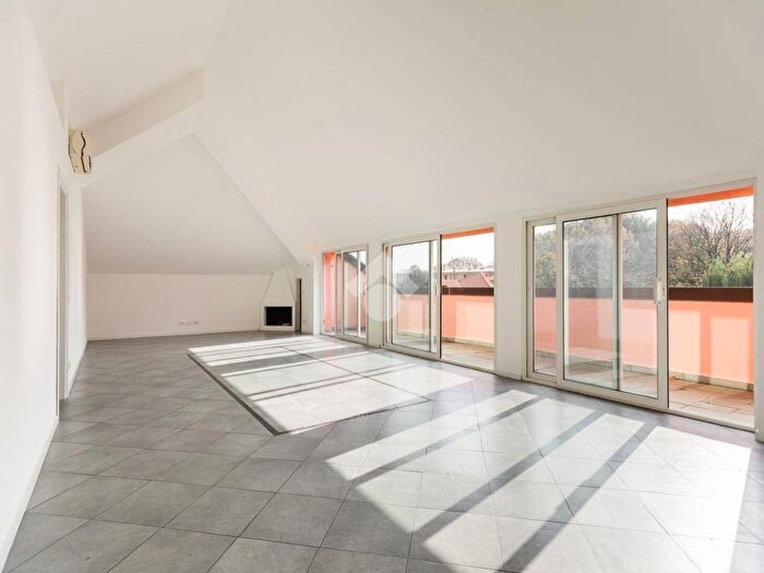 Appartamento quadrilocale in affitto in Via marmolada, Niguarda, Milano