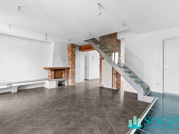Appartamento quadrilocale in vendita in Via Pericle, Milano
