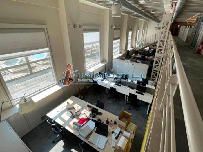 Casa quadrilocale in affitto in PIAZZA AMENDOLA GIOVANNI, Monte Rosa Lotto, Milano