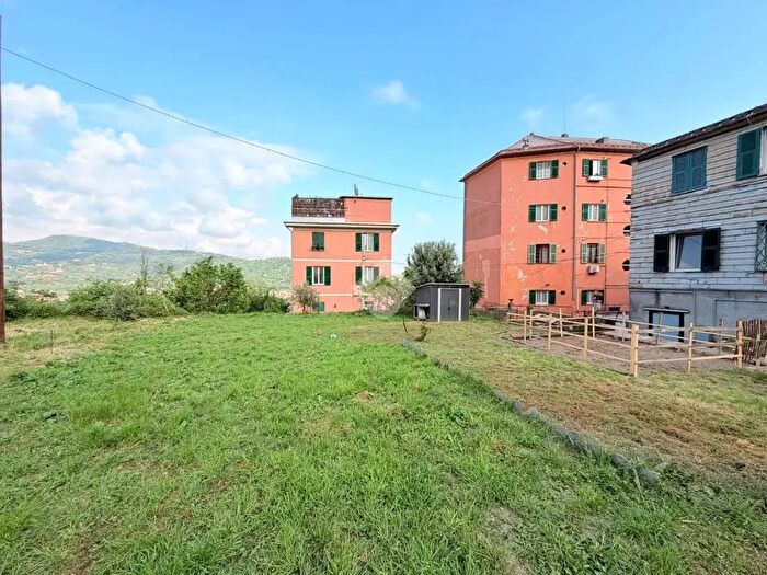 Appartamento trilocale in vendita in Via del Boschetto, Genova