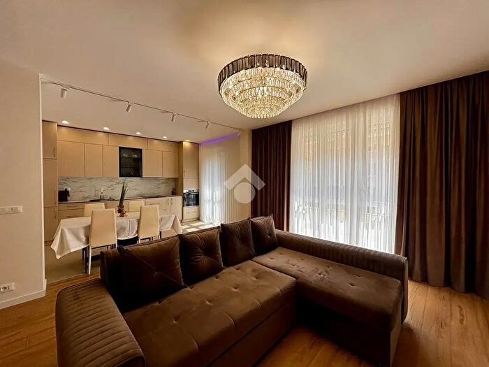 Appartamento trilocale in vendita in Via Ferdinando Molena, Conegliano