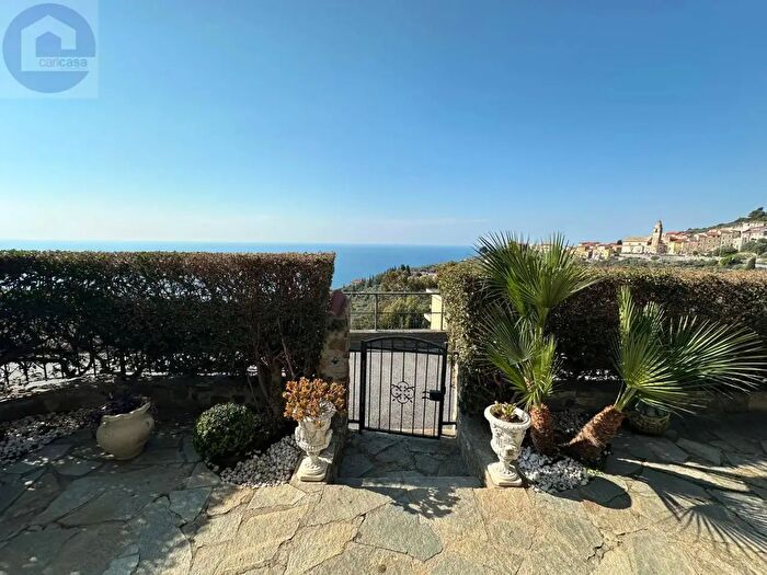 Casa quadrilocale in vendita in Regione Colla, Cipressa