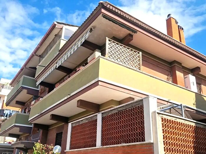 Appartamento trilocale in vendita in Via Gregorio Guglielmi, Roma