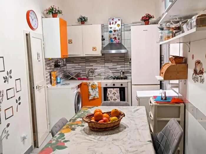 Appartamento bilocale in vendita in Via Gaetano De Bottis, Torre Del Greco