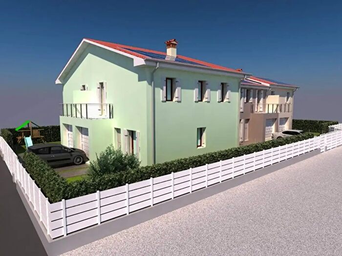 Casa quadrilocale in vendita in Via Pietro Nenni, Ospedaletto Euganeo