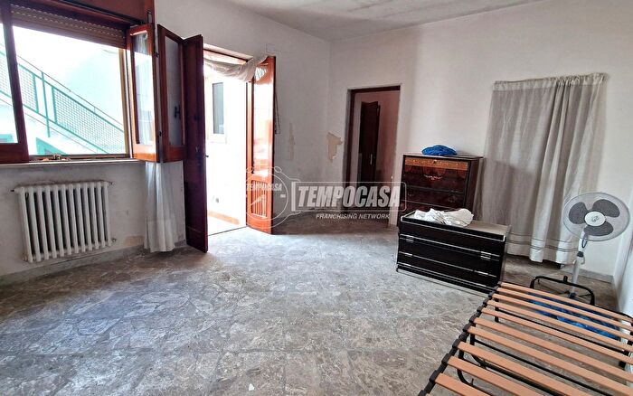 Casa quadrilocale in vendita in Via Genova, Bari