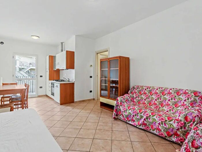 Appartamento trilocale in vendita in Via Castel Bolognese, Ravenna