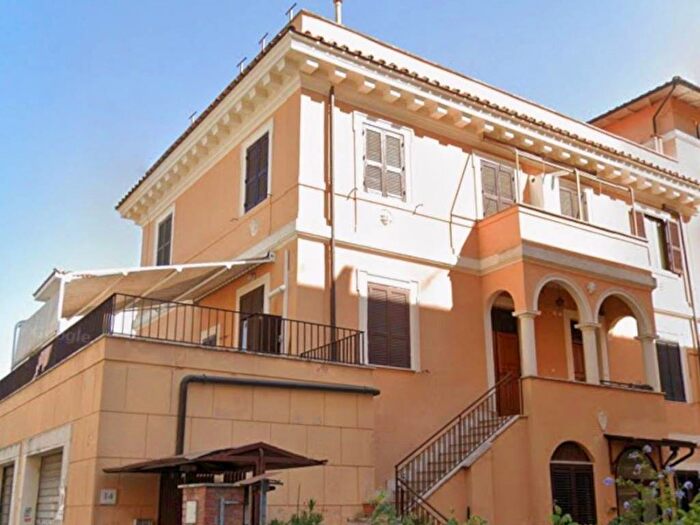 Appartamento trilocale in affitto in Via Alessandro Avoli, Monte Mario Trionfale, Roma