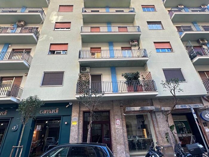 Appartamento quadrilocale in affitto in Via Cataldo Nitti, Borgo, Taranto