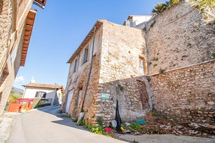 Casa quadrilocale in vendita in Via Porta Romana, Torri In Sabina
