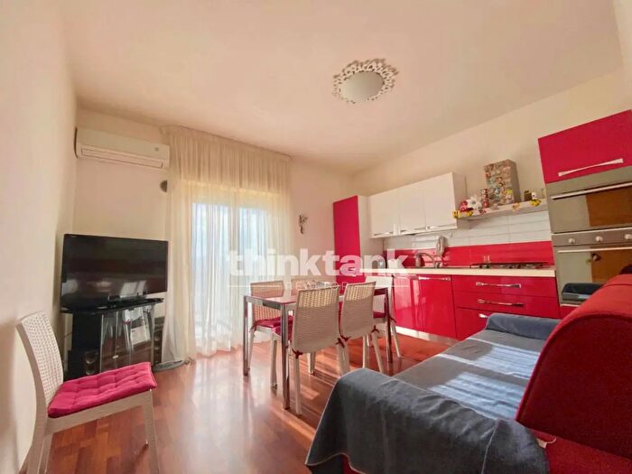 Appartamento con 5 locali in vendita in Via Pietro Nenni, Paterno
