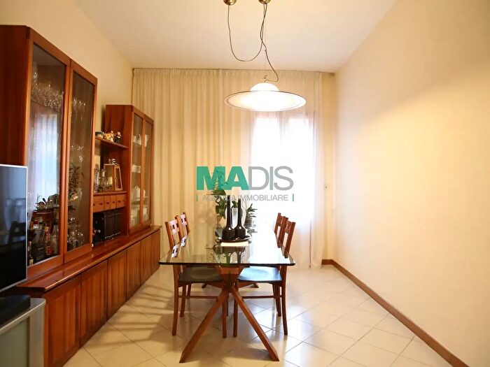 Appartamento trilocale in vendita in Via Garilgiano, Prato