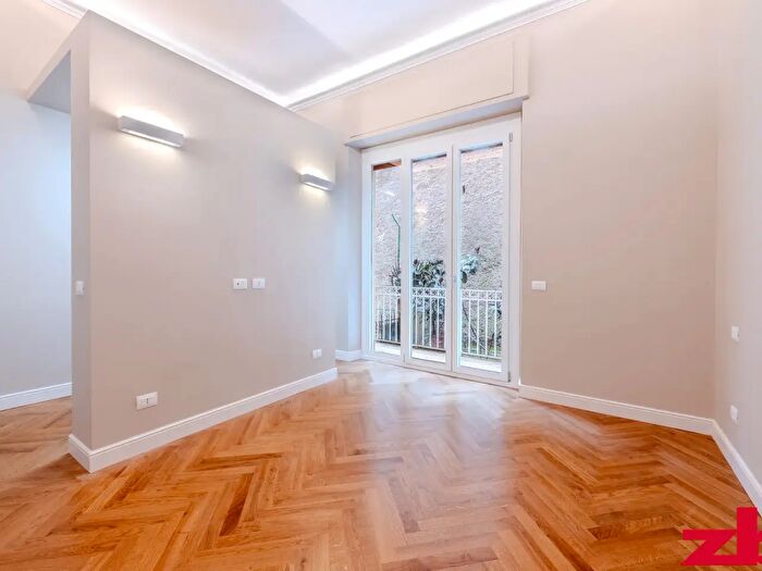 Appartamento quadrilocale in vendita in Viale Mojon, Genova