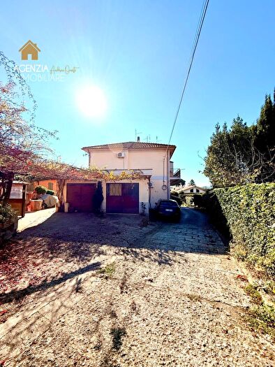 Appartamento quadrilocale in vendita in Via Marino Campagna, Rocca Di Papa