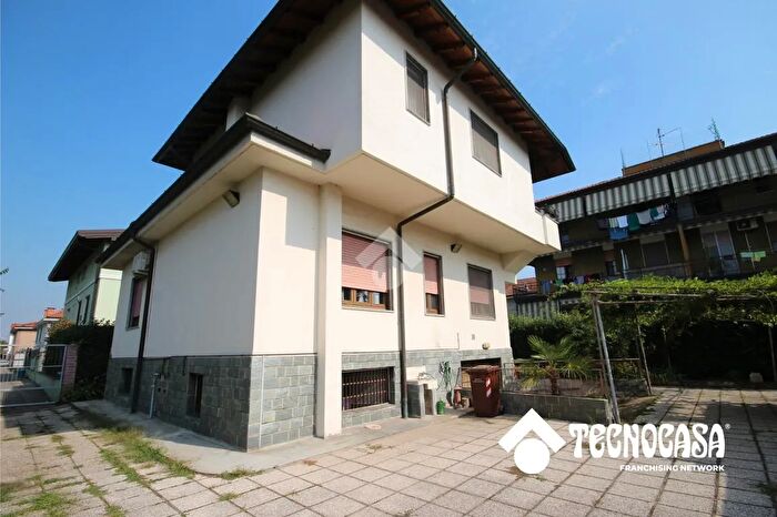 Case in Vendita e in Affitto - 2